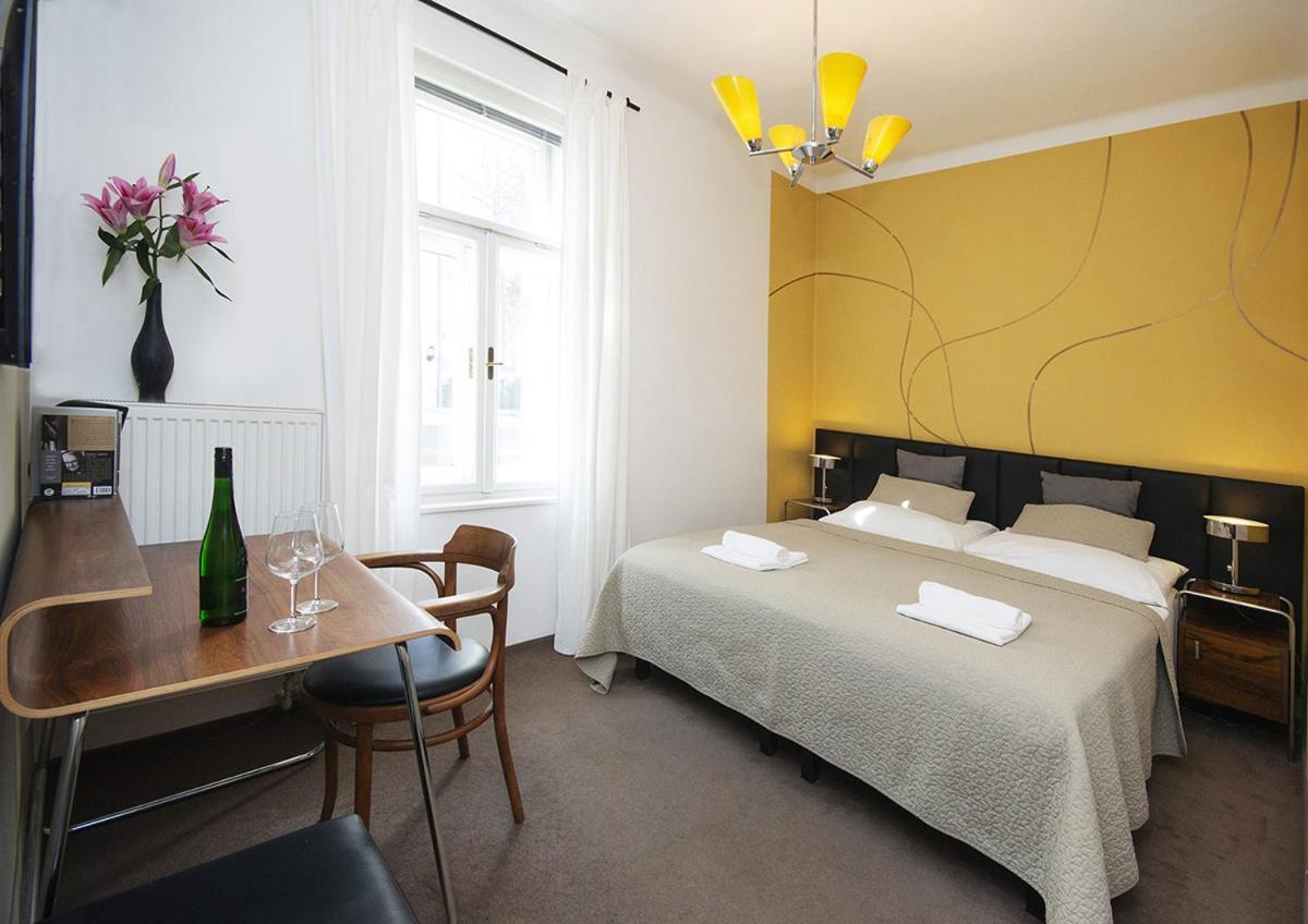 Bed&Breakfast & Apartment Klafe Brno Exterior photo